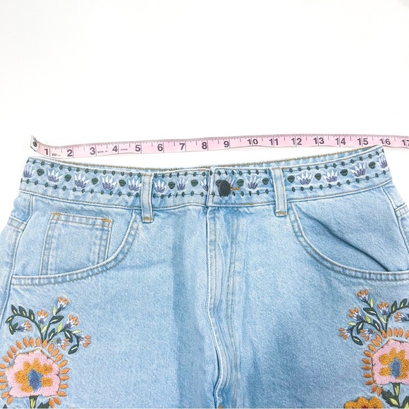 FARM RIO Summer Garden Embroidered Denim Shorts Size 31 - Picture 8 of 16